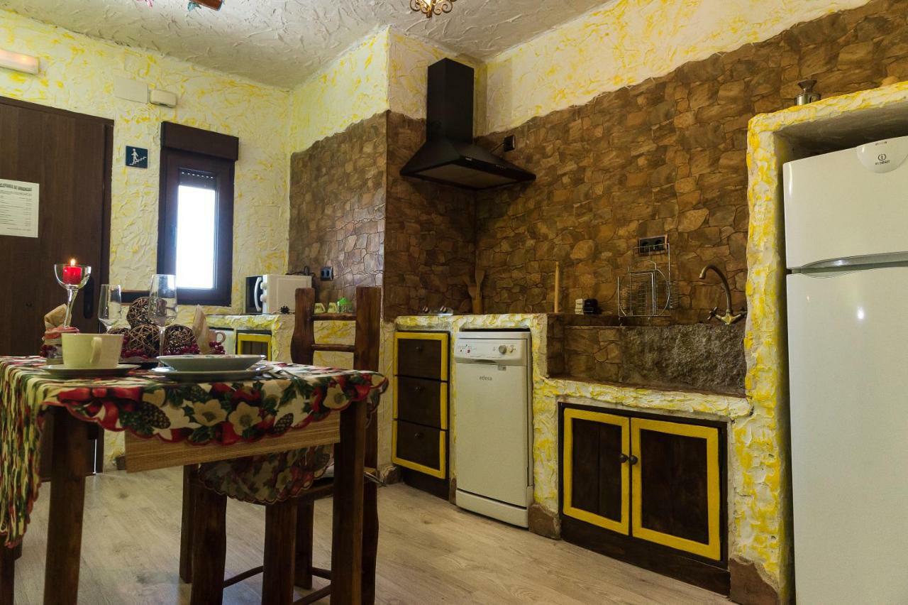 El Eden De Javier Guest House Robledillo ภายนอก รูปภาพ