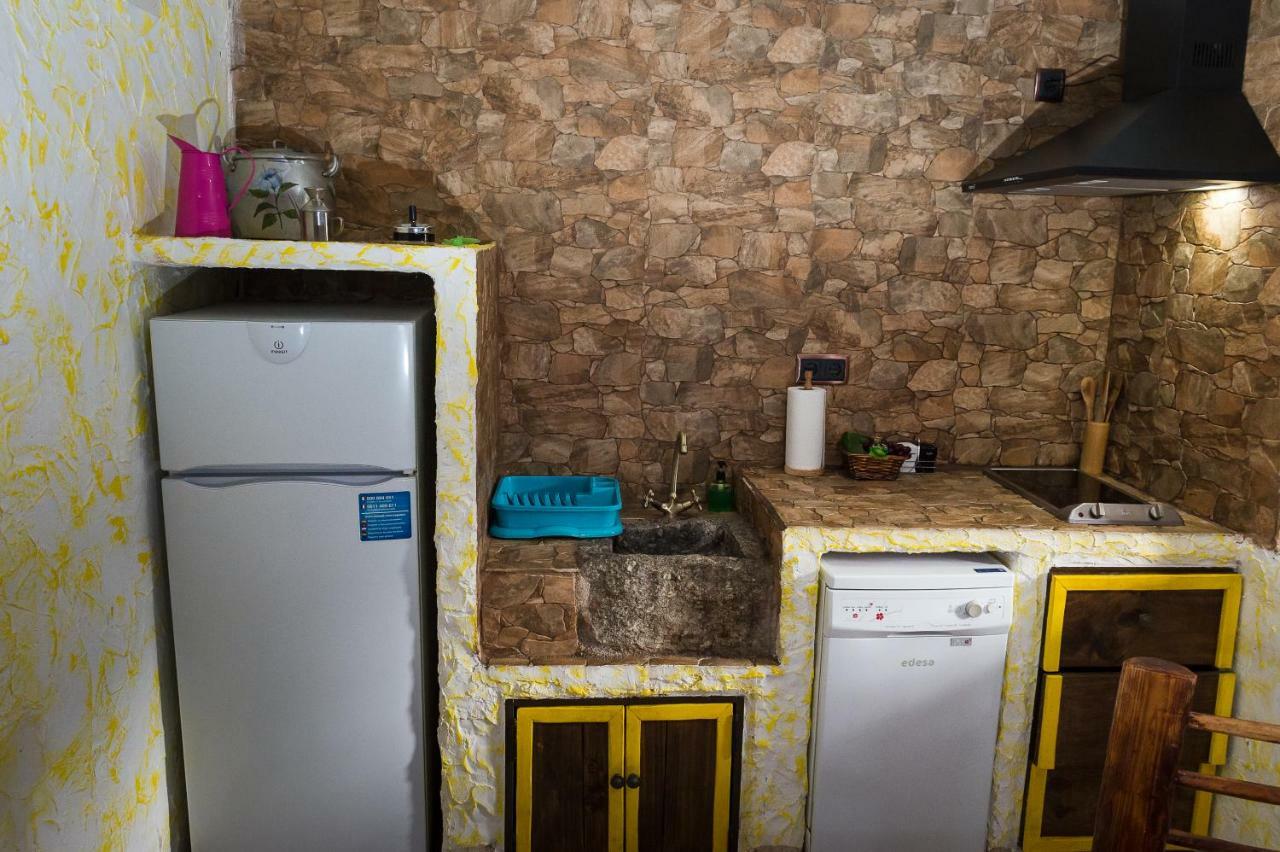 El Eden De Javier Guest House Robledillo ภายนอก รูปภาพ
