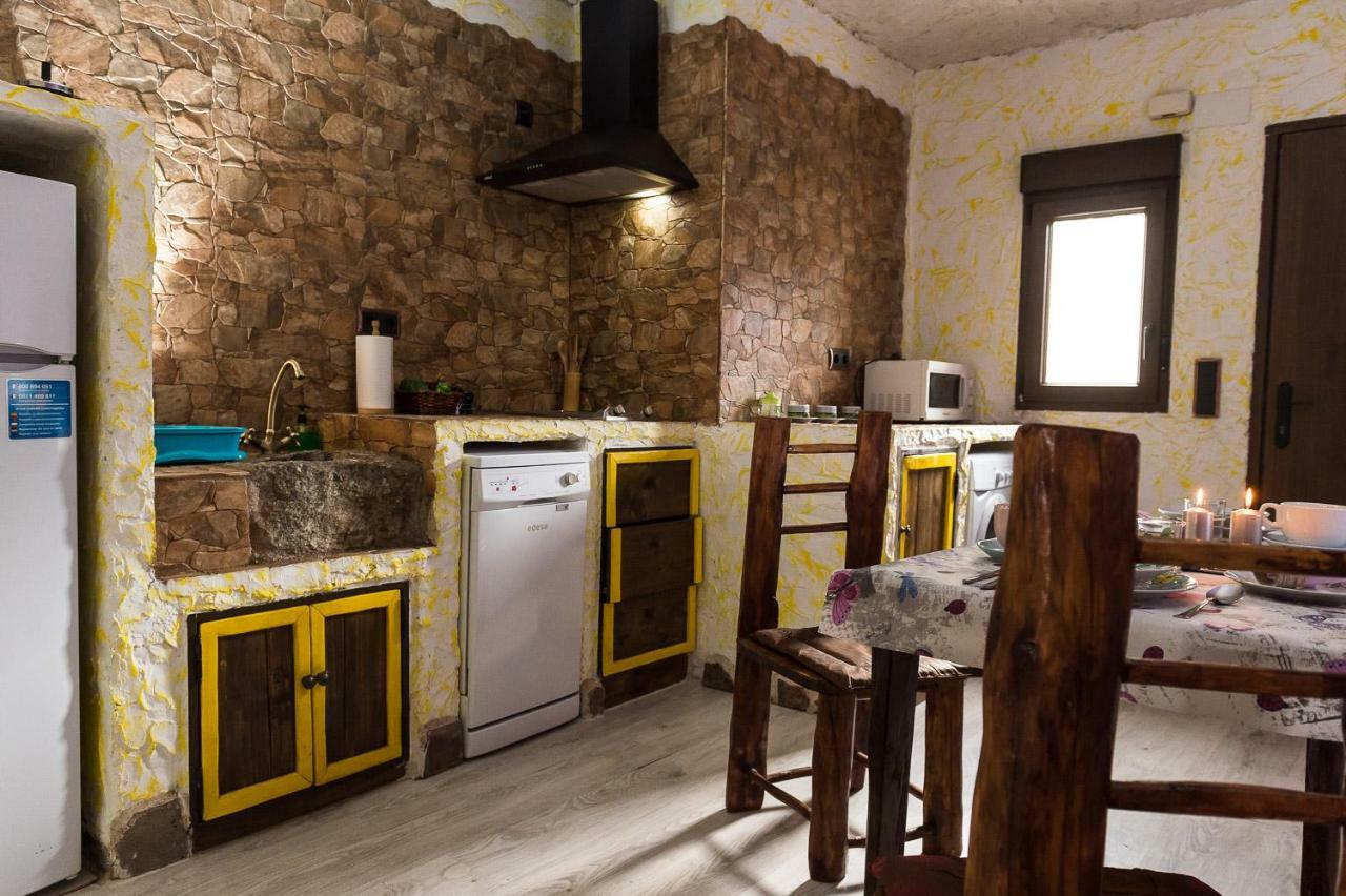 El Eden De Javier Guest House Robledillo ภายนอก รูปภาพ